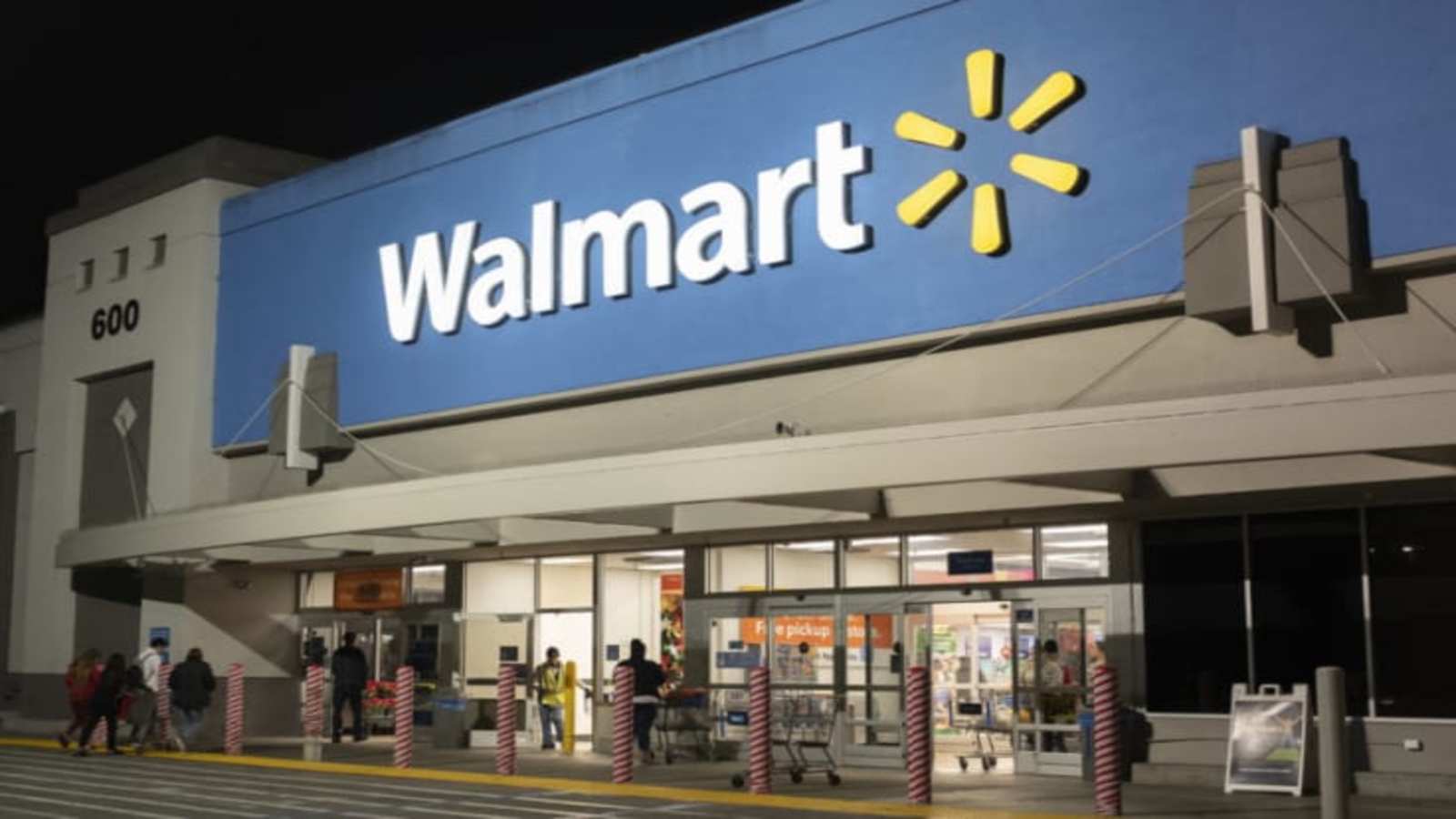 Walmart dispatches robots to select US stores to fasten online order fulfillment