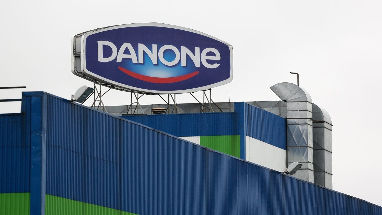 Danone officially opens the largest cold logistics facility in France