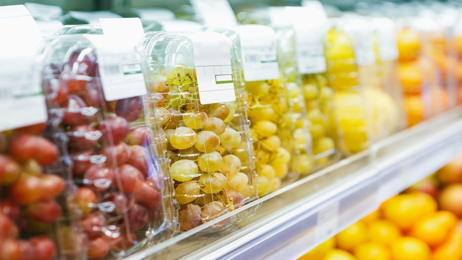 France accelerates transition to circular economy with new ban on plastic packaging for fruit and vegetables