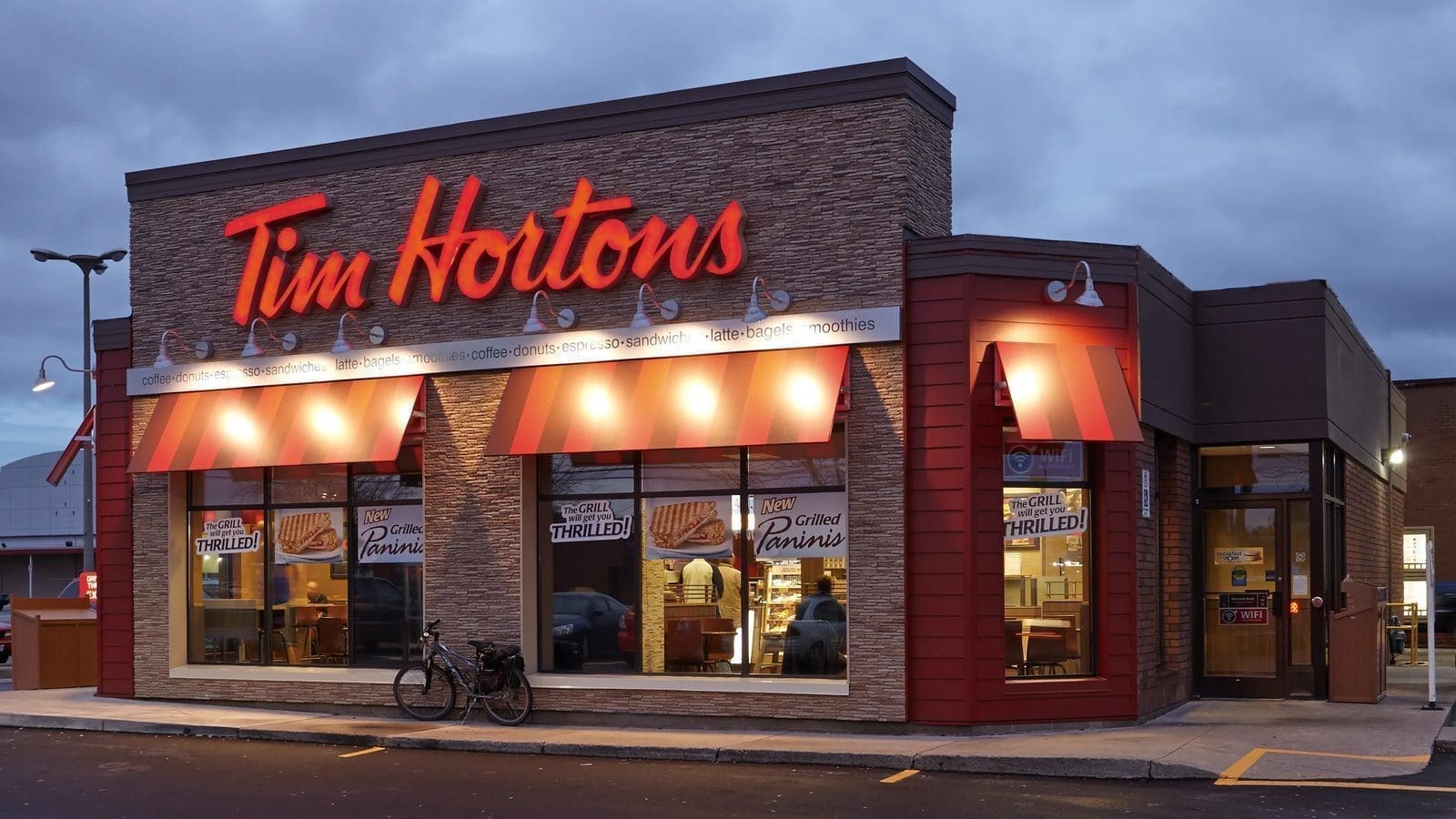 Um café famoso - Avaliações de viajantes - Tim Hortons - Tripadvisor