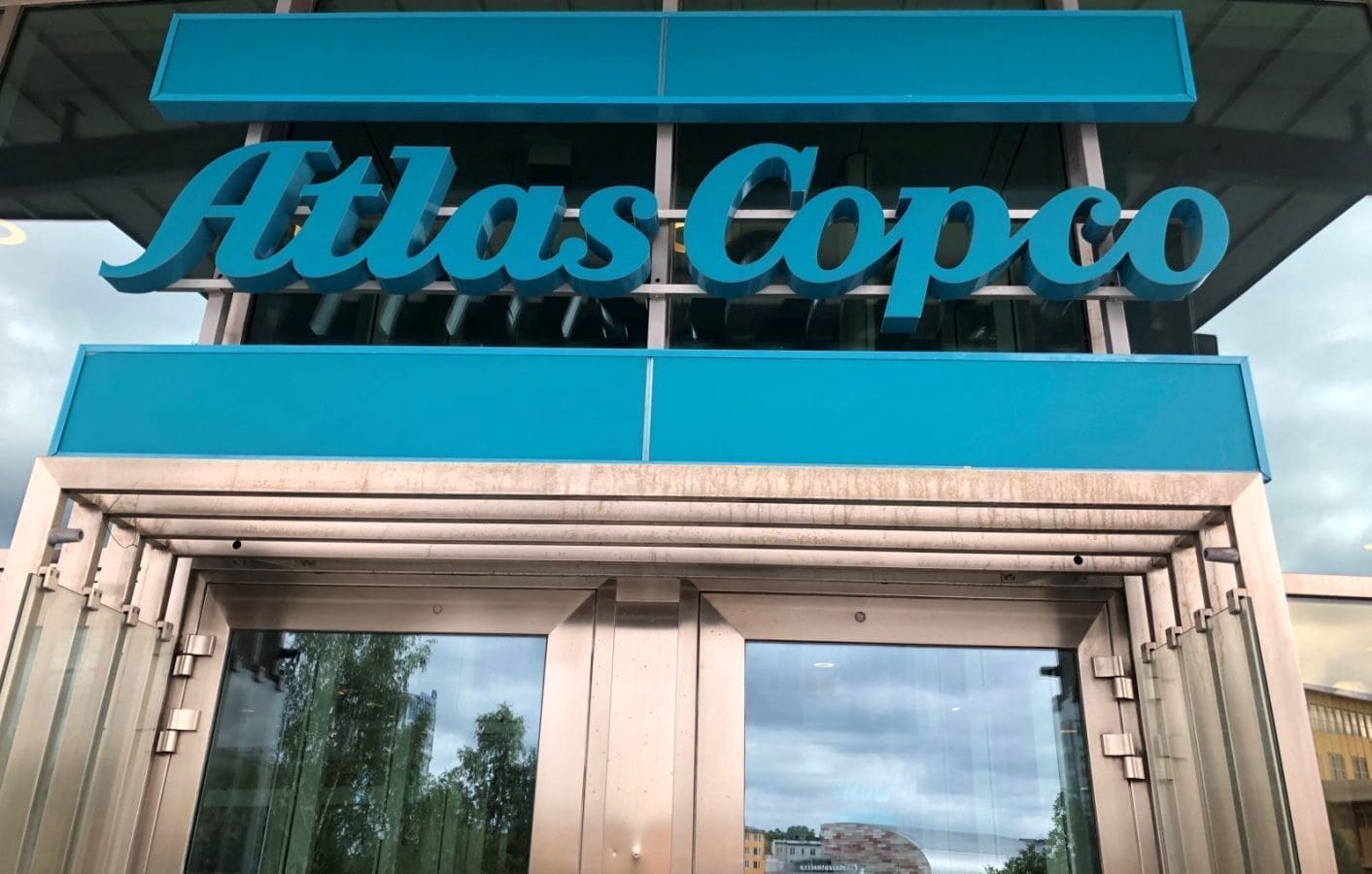 Atlas Copco posts higher than expected Q3 revenues, acquires Polish compressed air distributor Vector