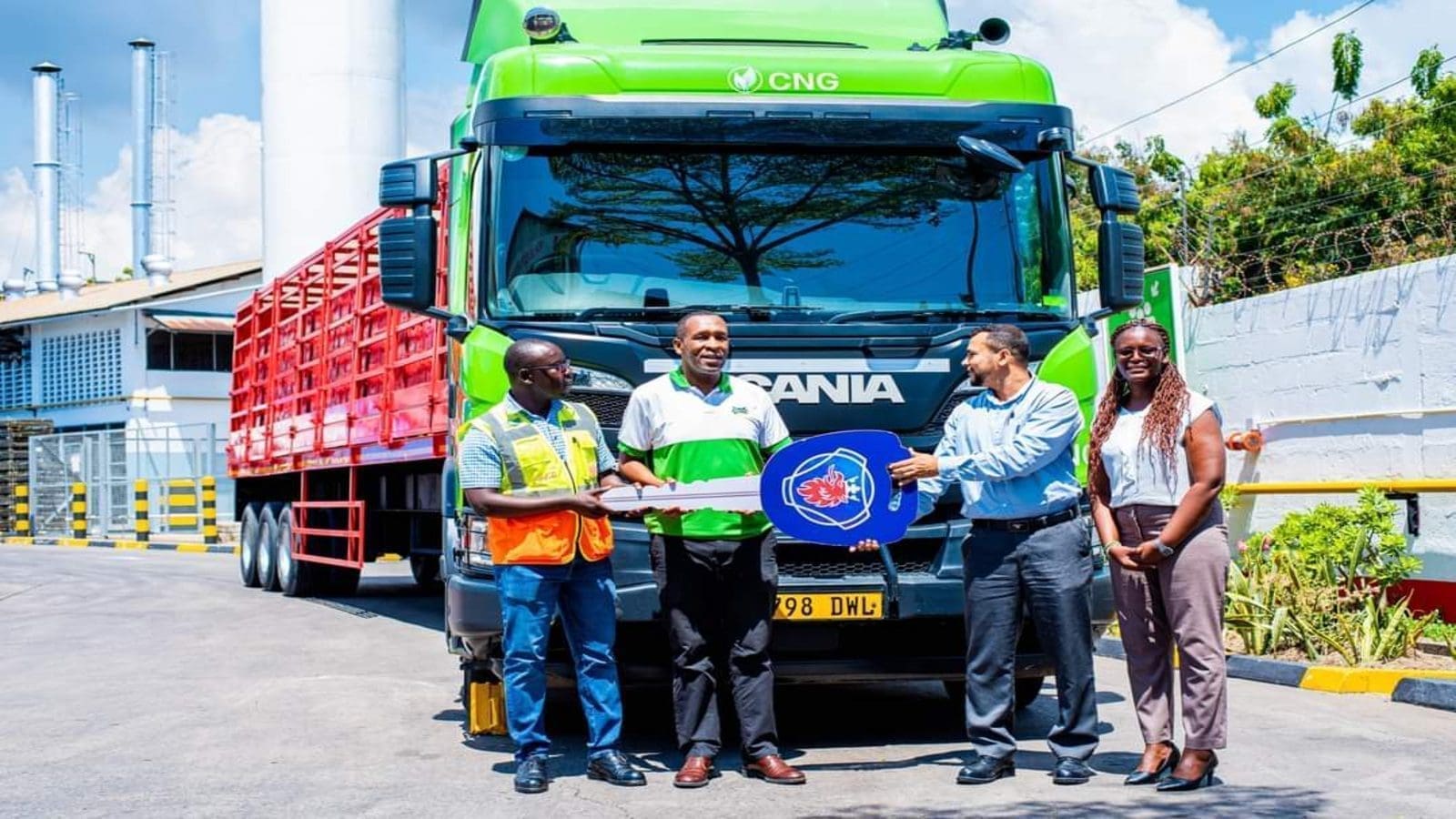 Coca-Cola Kwanza starts transition to eco-friendly fleets with new CNG-powered truck from Scania