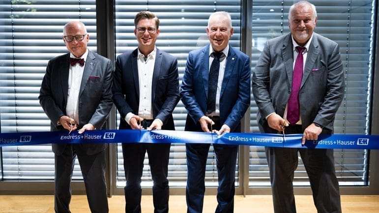 Endress+Hauser expands liquid analysis facility, opens innovation cluster 