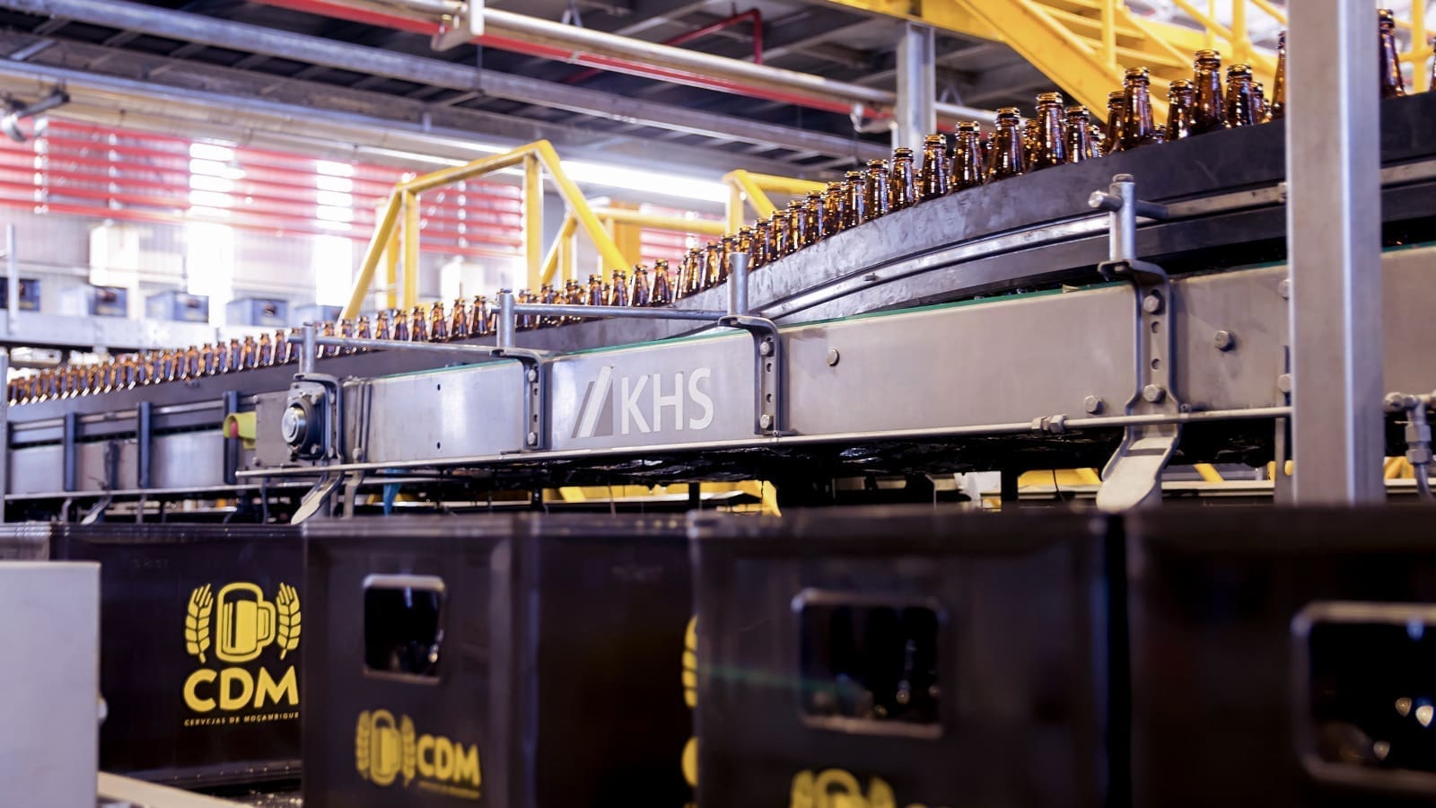 Thanks to KHS technology: Cervejas de Moçambique realizes a returnable glass line in Africa