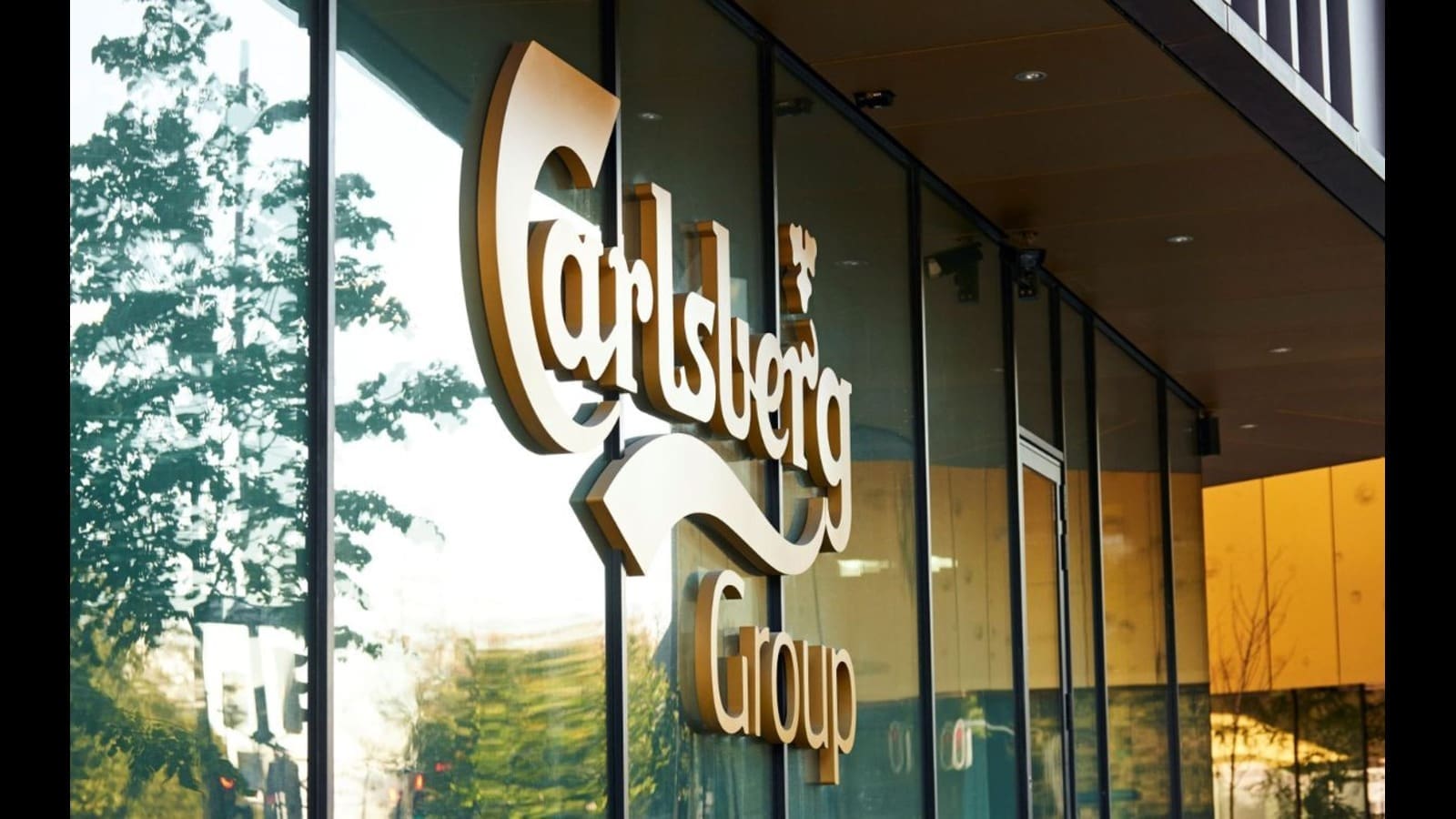 Carlsberg terminates license agreements with Baltika Breweries in retaliation to Russia’s takeover